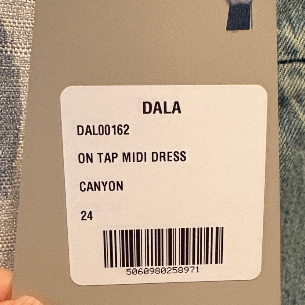 Contouring Light Blue Maxi Denim Dress - Picture 6 of 11